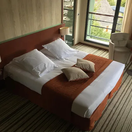 Du Casino Hotel 3*
