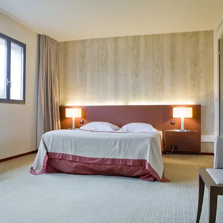 Hotel Du Casino 3*