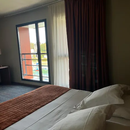 Du Casino Hotel 3*