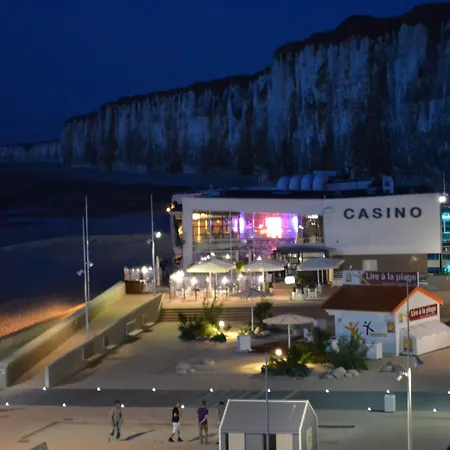 Du Casino 3*
